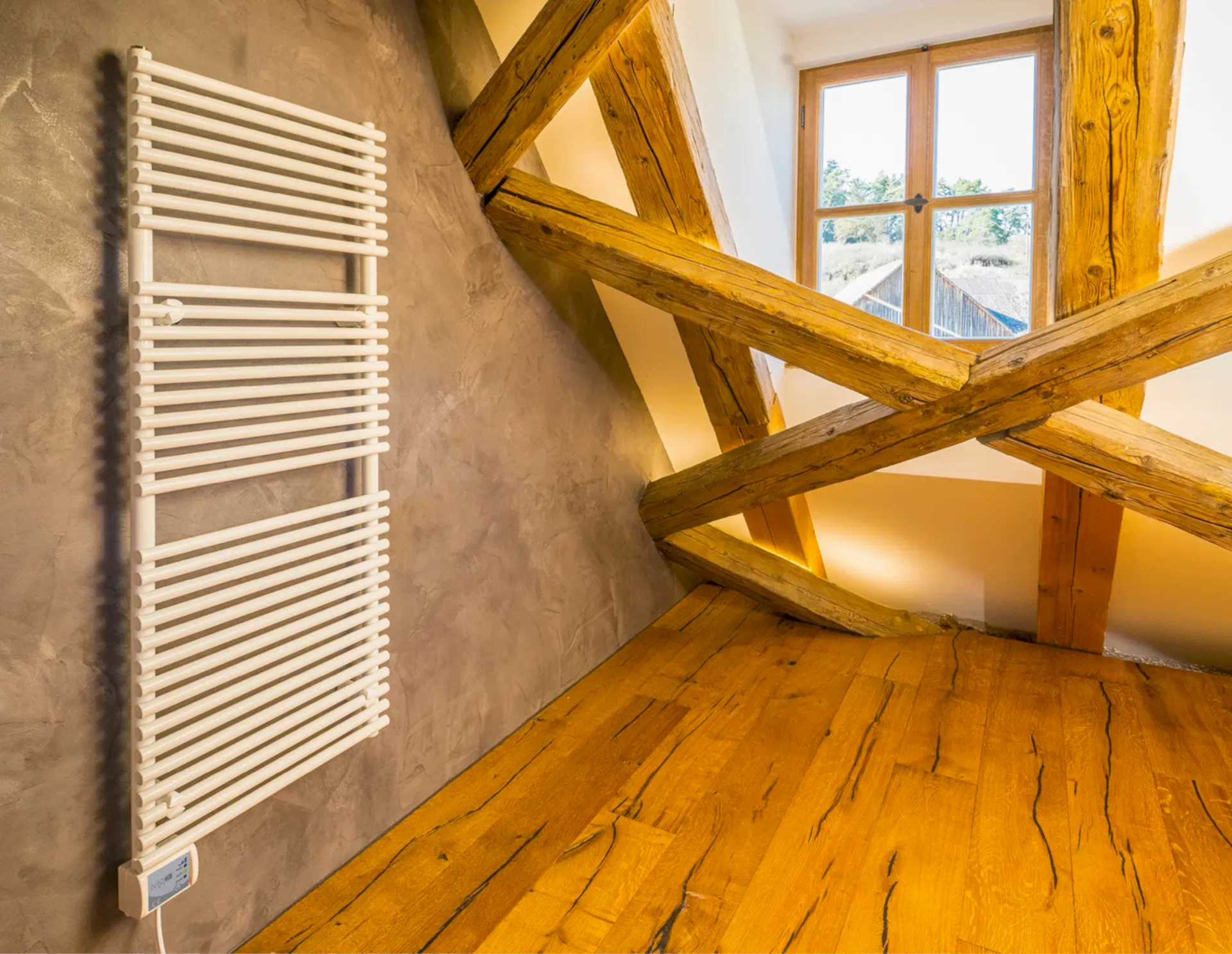 İVİGO EHR 800 Watt Dijital Havlu Isıtıcı Beyaz